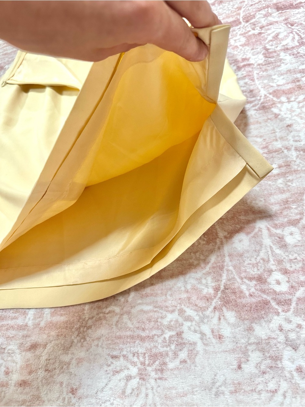 Vintage 🌼 100% Silk Butter Yellow Liz Claiborne Skirt W/ Pockets - Picture 5 of 12
